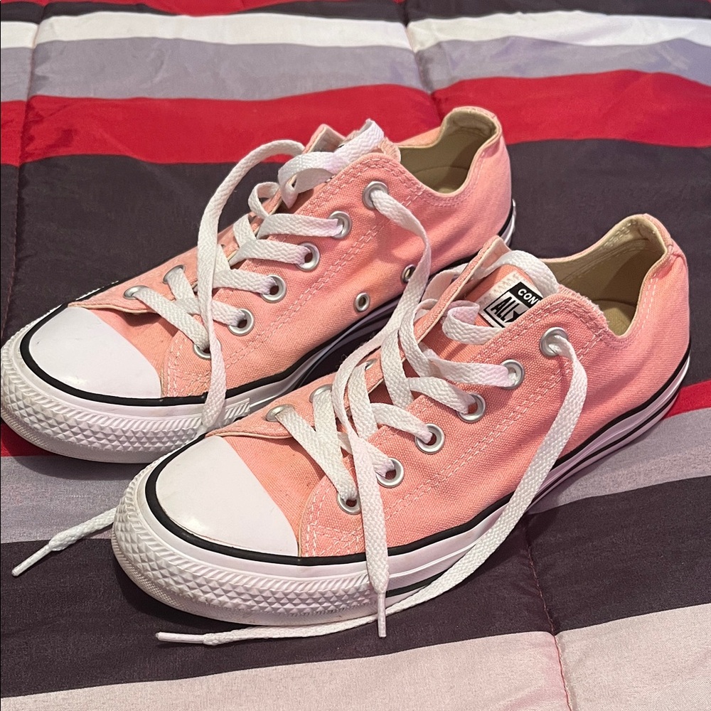 Converse Canvas Chuck Taylor Sneakers Peach Color, Women’s Size 8!!